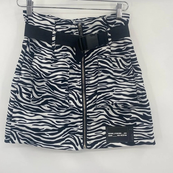We11done A-Line Mini Skirt Women Size Medium Black White Animal Print High Waist - Picture 2 of 12